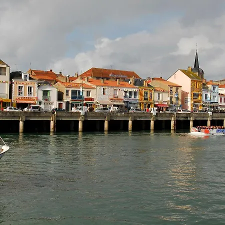 T2 Renove Avec Parking, Pres Port De Plaisance Et - Les Sables-d'olonne - Fr-1-92-929 *