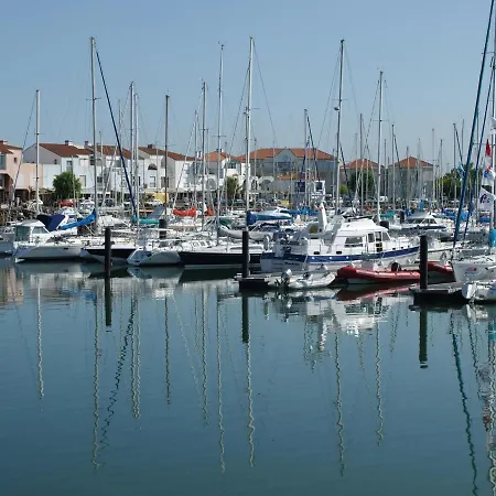 Apartman T2 Renove Avec Parking, Pres Port De Plaisance Et - Les Sables-d'olonne - Fr-1-92-929