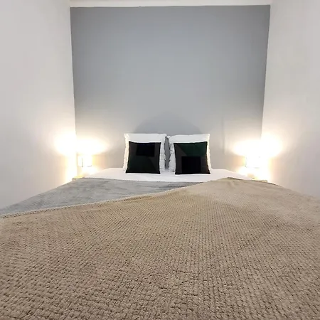 Apartman T2 Renove Avec Parking, Pres Port De Plaisance Et - Les Sables-d'olonne - Fr-1-92-929