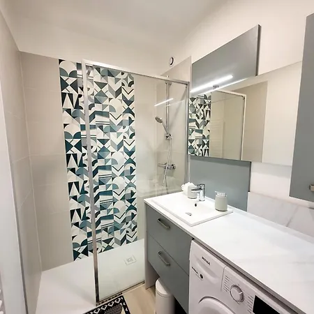 Apartman T2 Renove Avec Parking, Pres Port De Plaisance Et - Les Sables-d'olonne - Fr-1-92-929 *