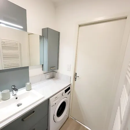 Apartman T2 Renove Avec Parking, Pres Port De Plaisance Et - Les Sables-d'olonne - Fr-1-92-929